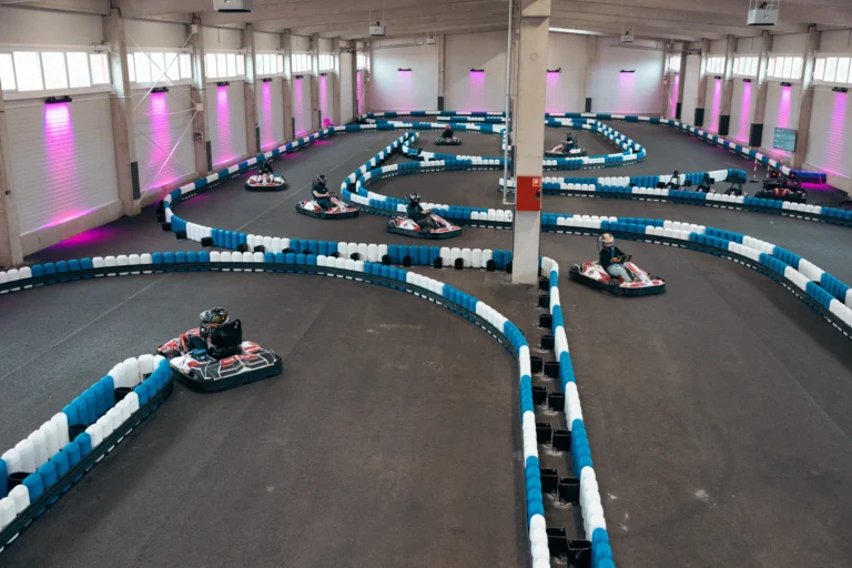 Gokart pályák Fejér megyében – melyiket válaszd 2026-ban?
